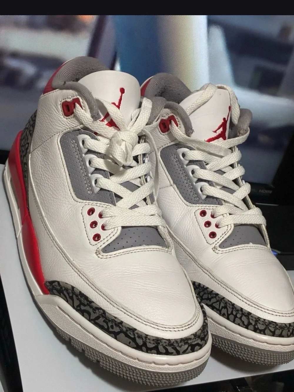 Jordan Men's White/Gray/Red Retro fire red Basketball Sneakers